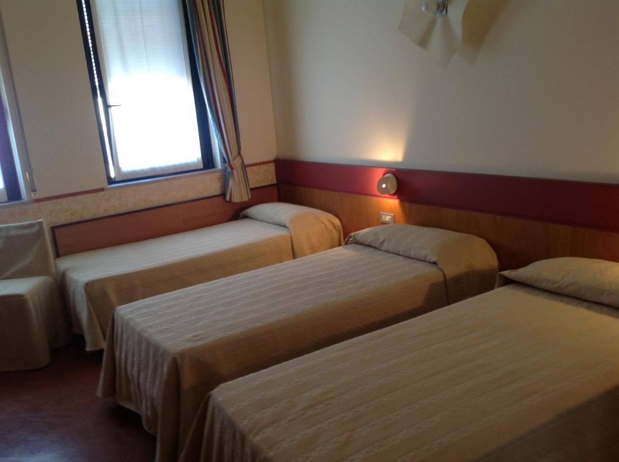 Hotel Roma Bussolengo Room photo